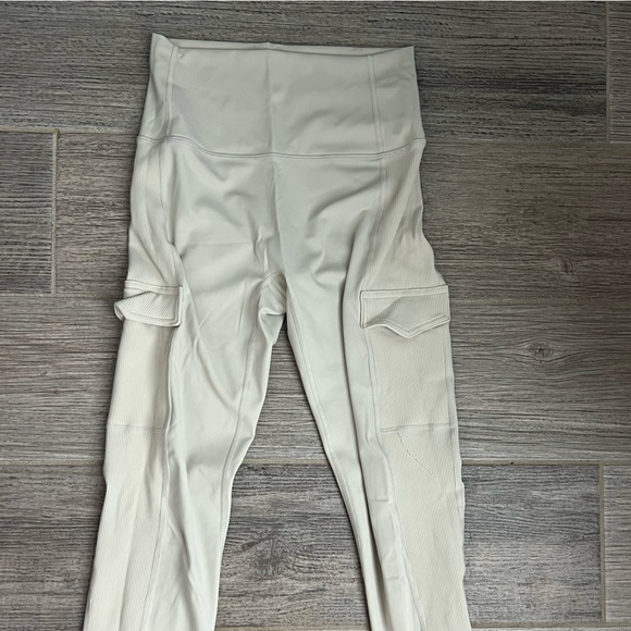 Aerie cream colored ankle leggings - Picture 2 of 2